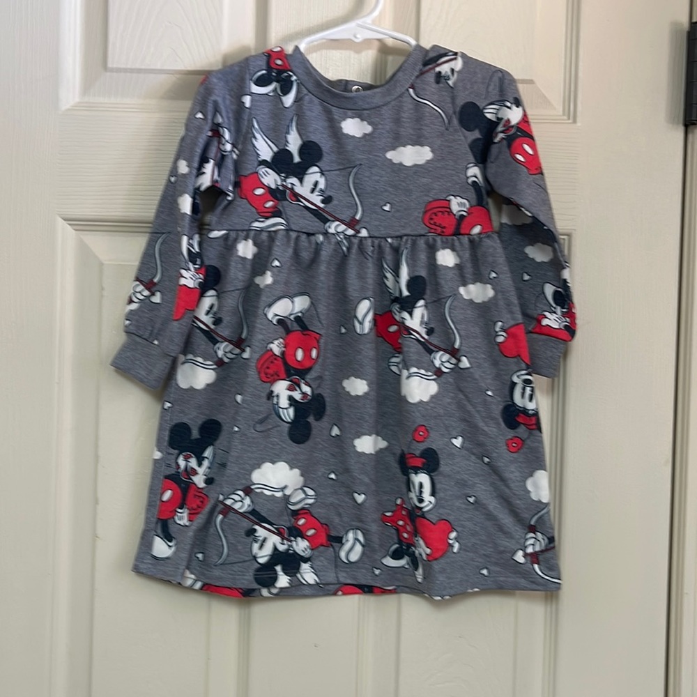 Disney size 2T long sleeve dress. Great condition!